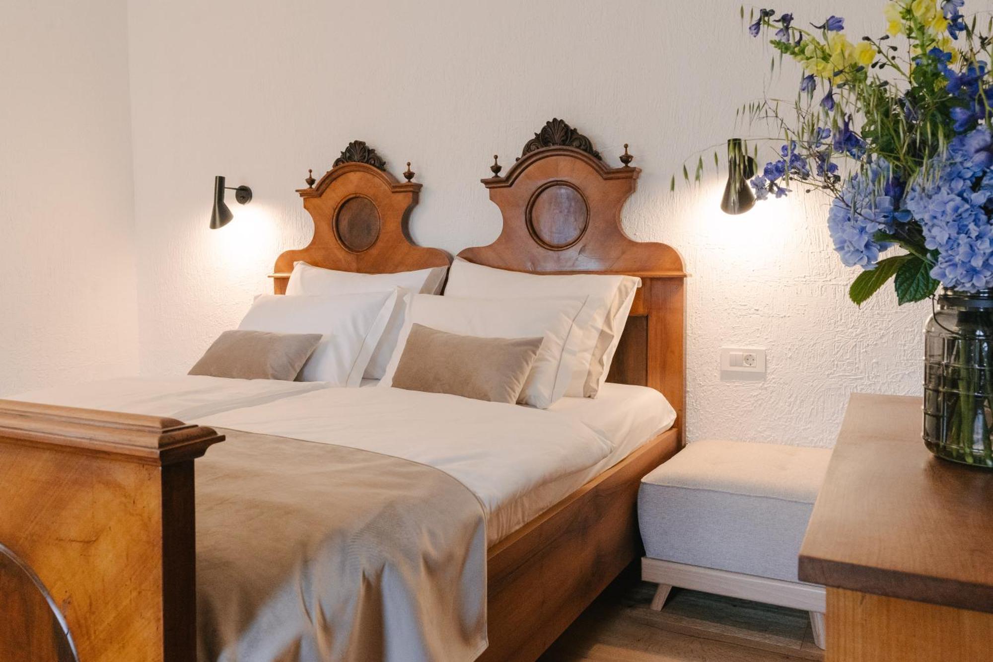 Pira Hotel Postojna Extérieur photo