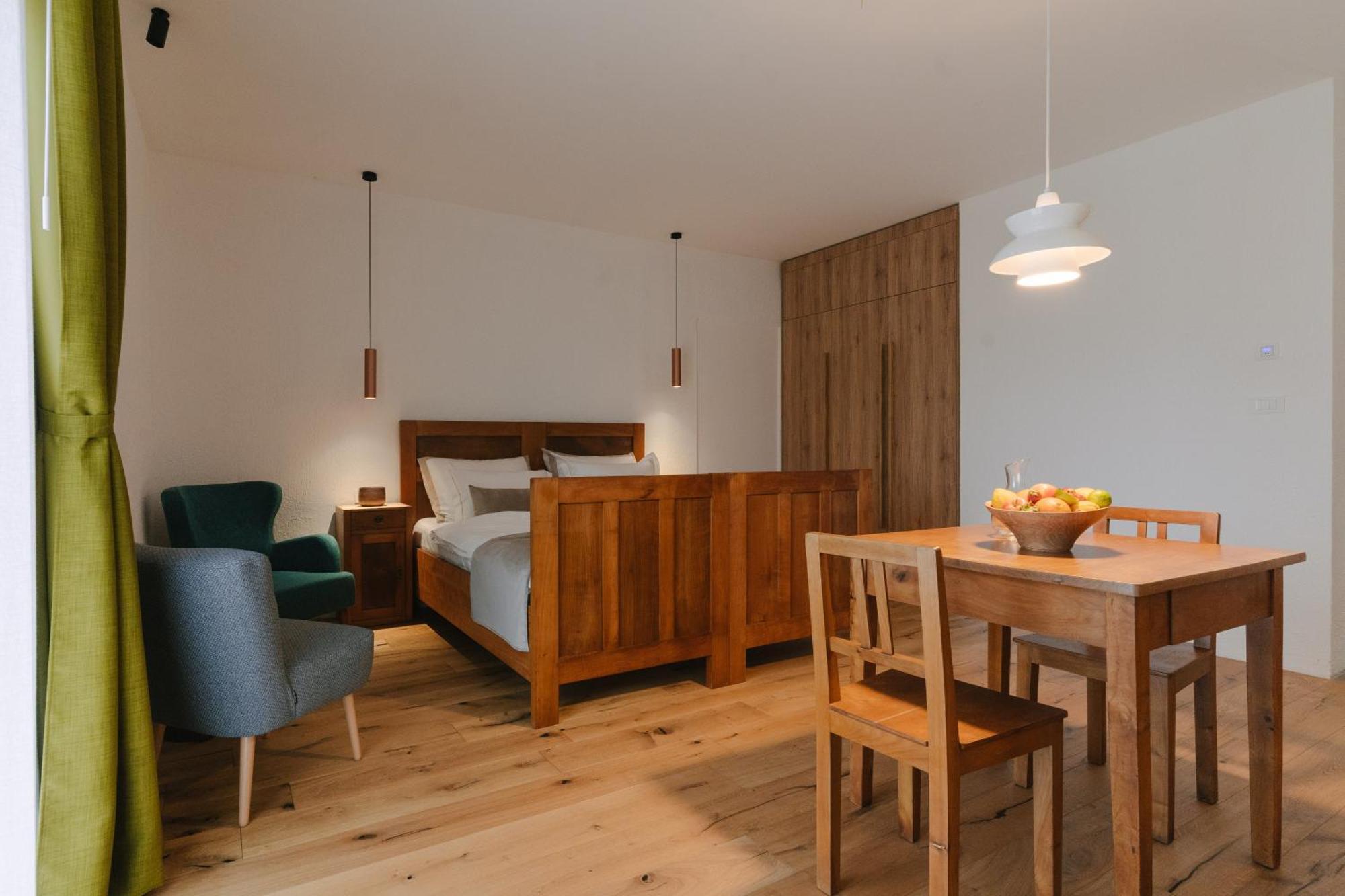 Pira Hotel Postojna Extérieur photo